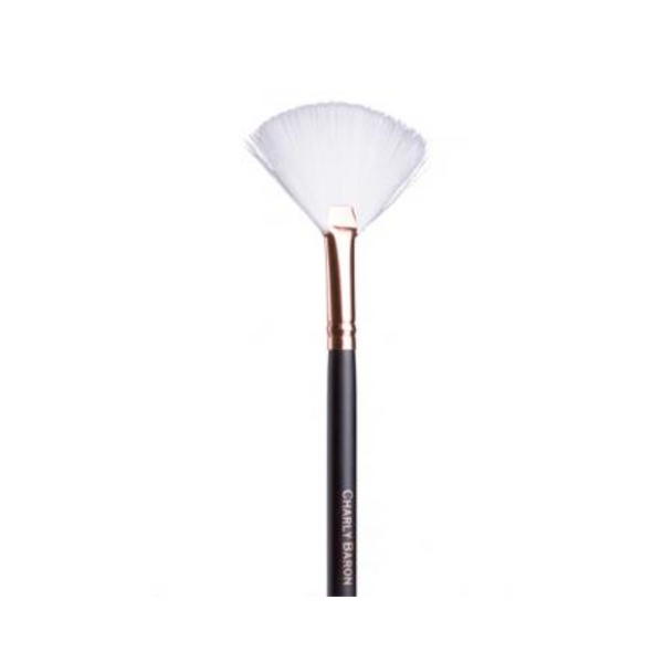 Charly Baron Fan Brush | vegan & sustainable Kabuki Charly Baron